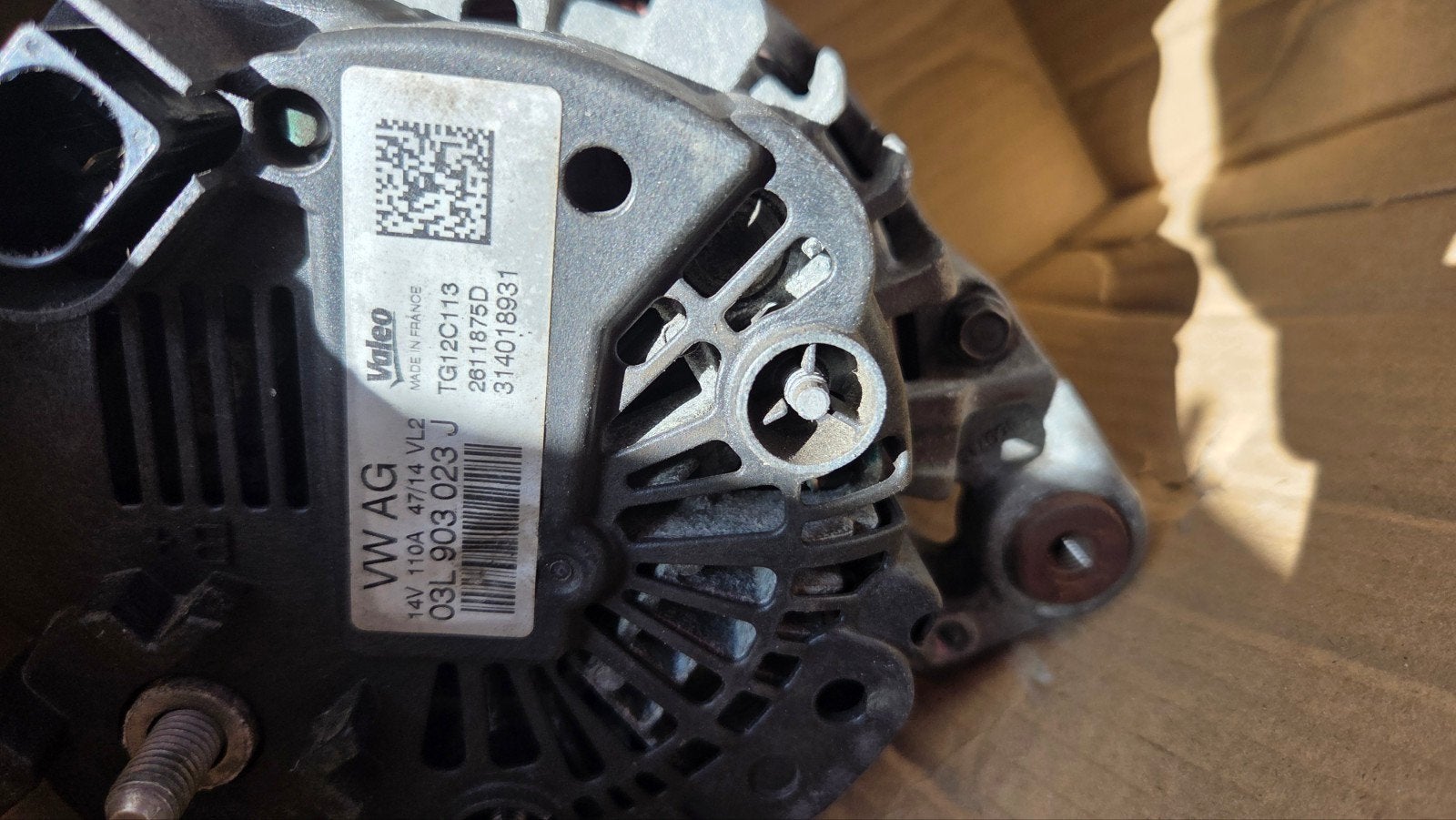 Defecte Dynamo VW AG Valeo 03L 903 023 J - Gebruikt, Ophalen of Verzenden, Gebruikt, Volkswagen