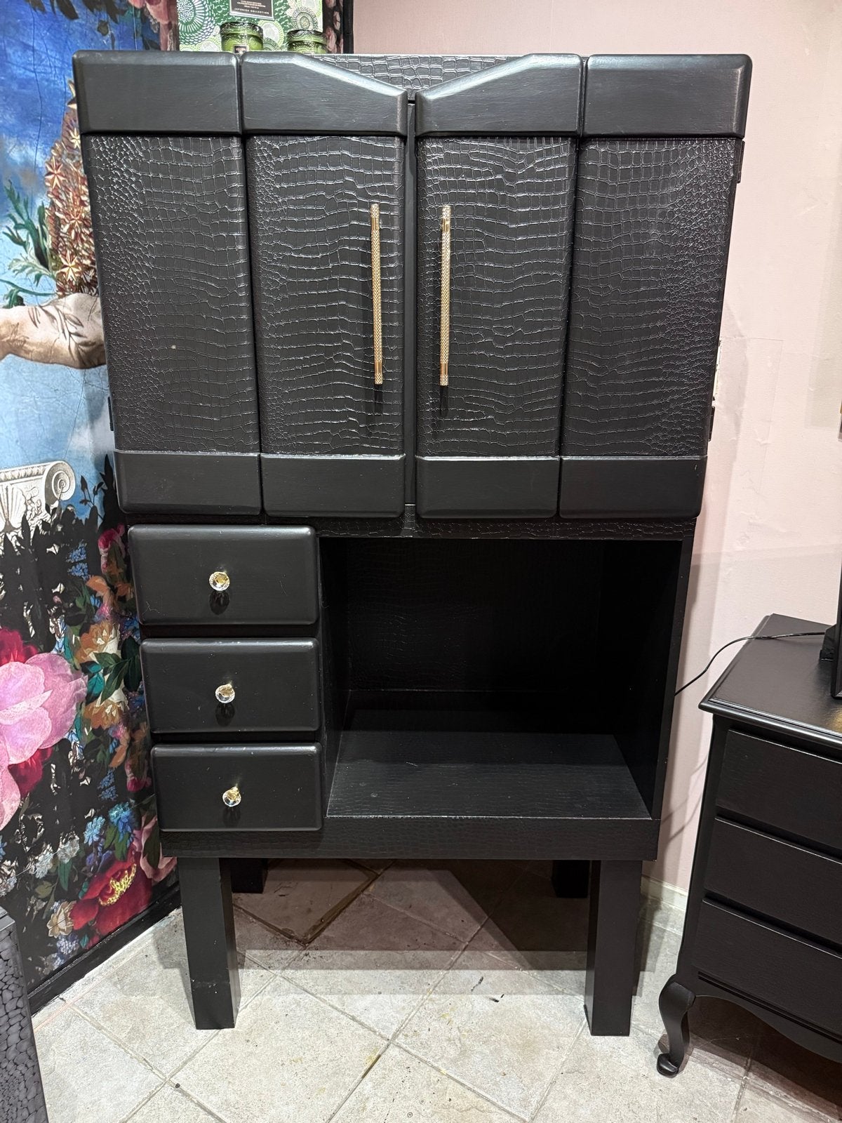 Zwarte Croco Design Kast met Klepdeurtjes en Lades, Huis en Inrichting, Ophalen, Marlons, Gebruikt, Eu