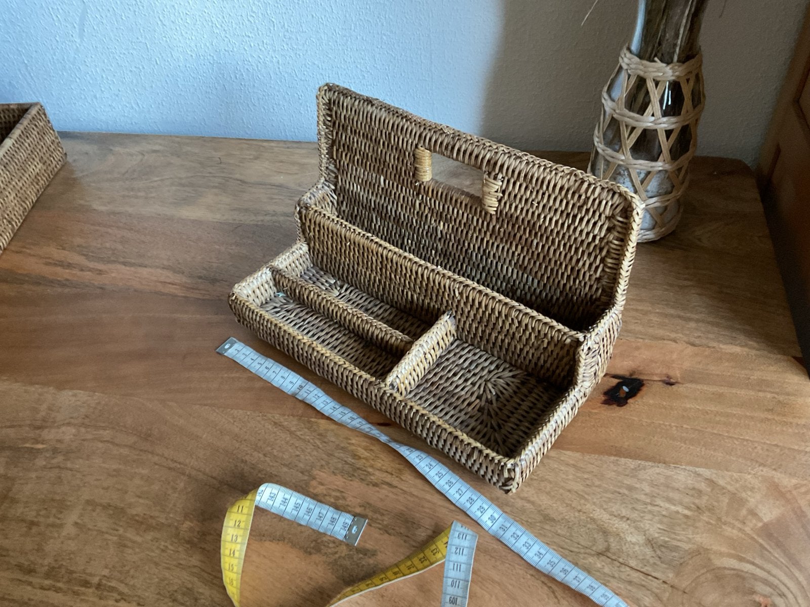 Rotan/ birma riet bureau-organizer / opberger, Huis en Inrichting, Ophalen of Verzenden, Natuurlijk materiaal, Bruin, Landelijk