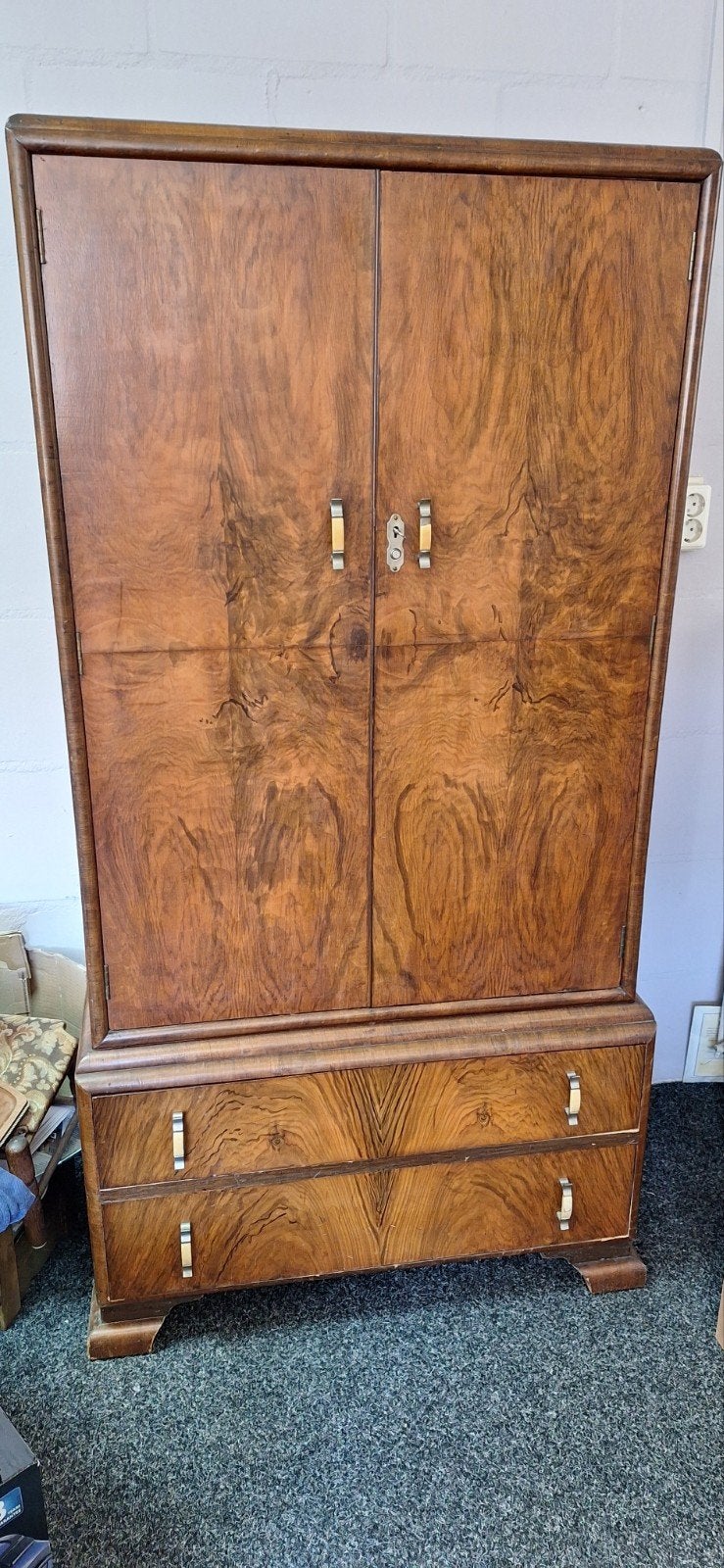 Art Deco "Tallboy" Herenkledingkast, Ophalen
