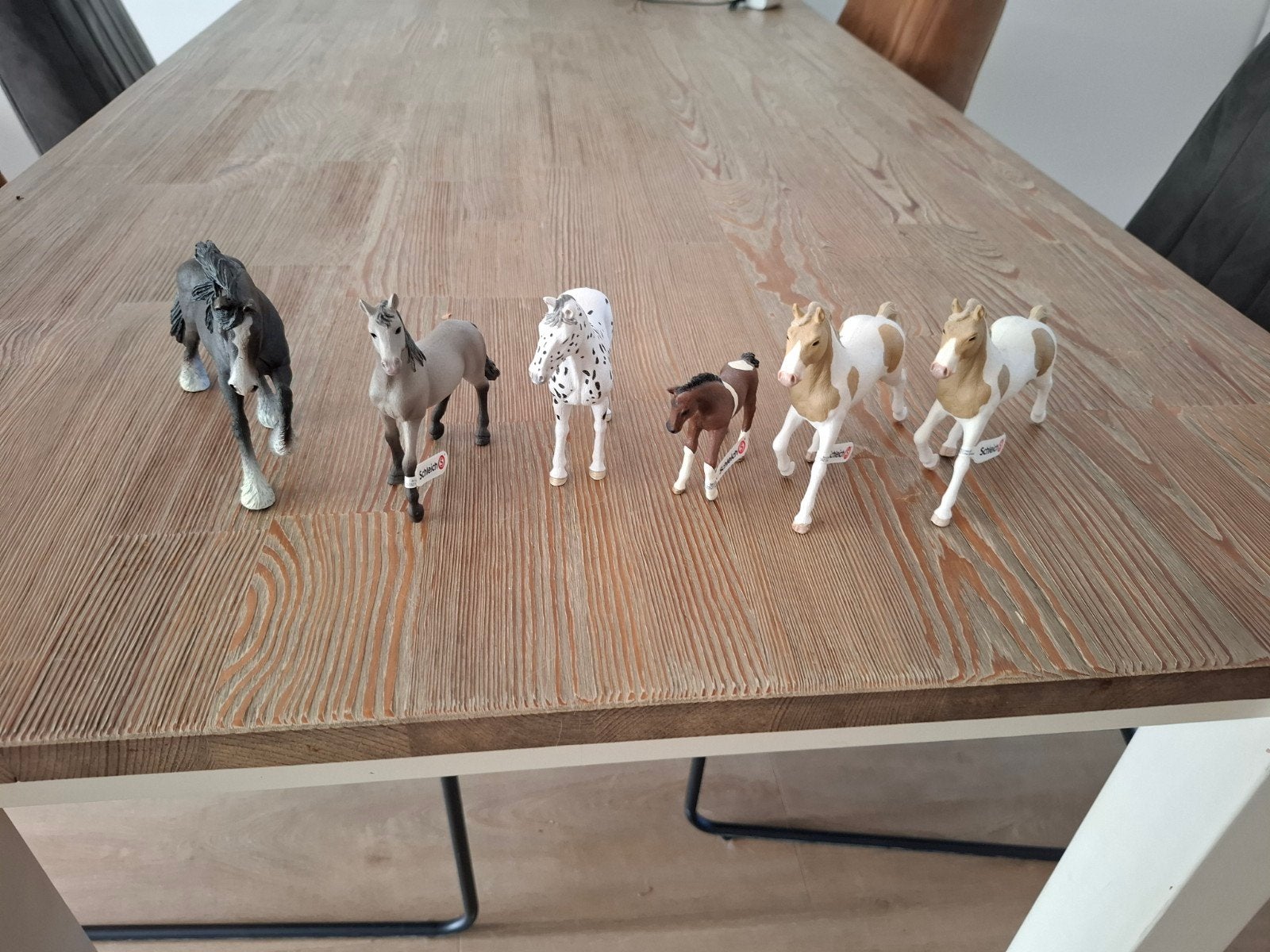 Schleich paarden set - 6 stuks. 4 met Vaantje., Verzamelen, Ophalen of Verzenden, Zo goed als nieuw