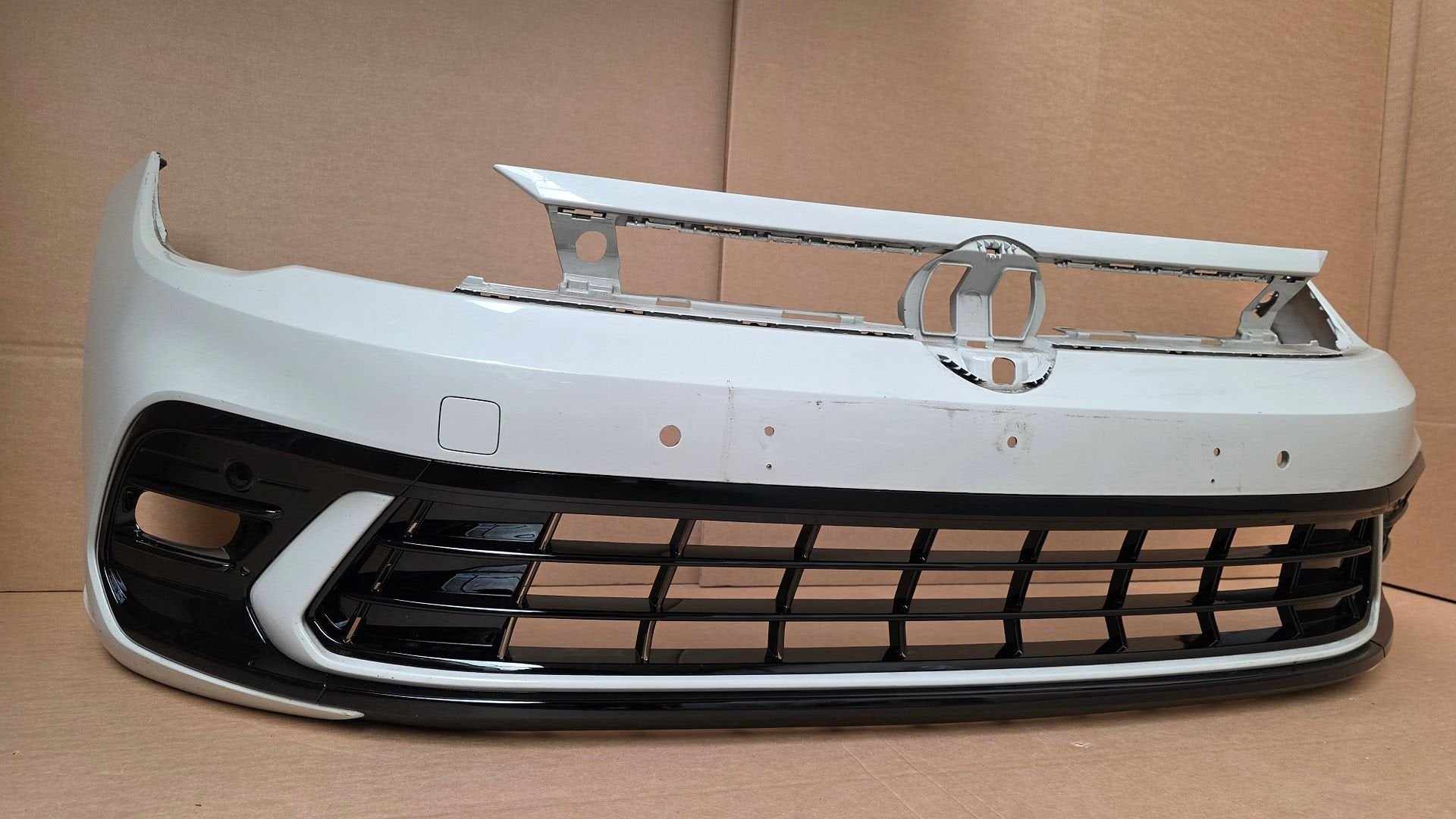 Voorbumper VW Polo 2G Facelift R-line Volkswagen A7A 2022-, Gebruikt, -, Voor, Ophalen of Verzenden