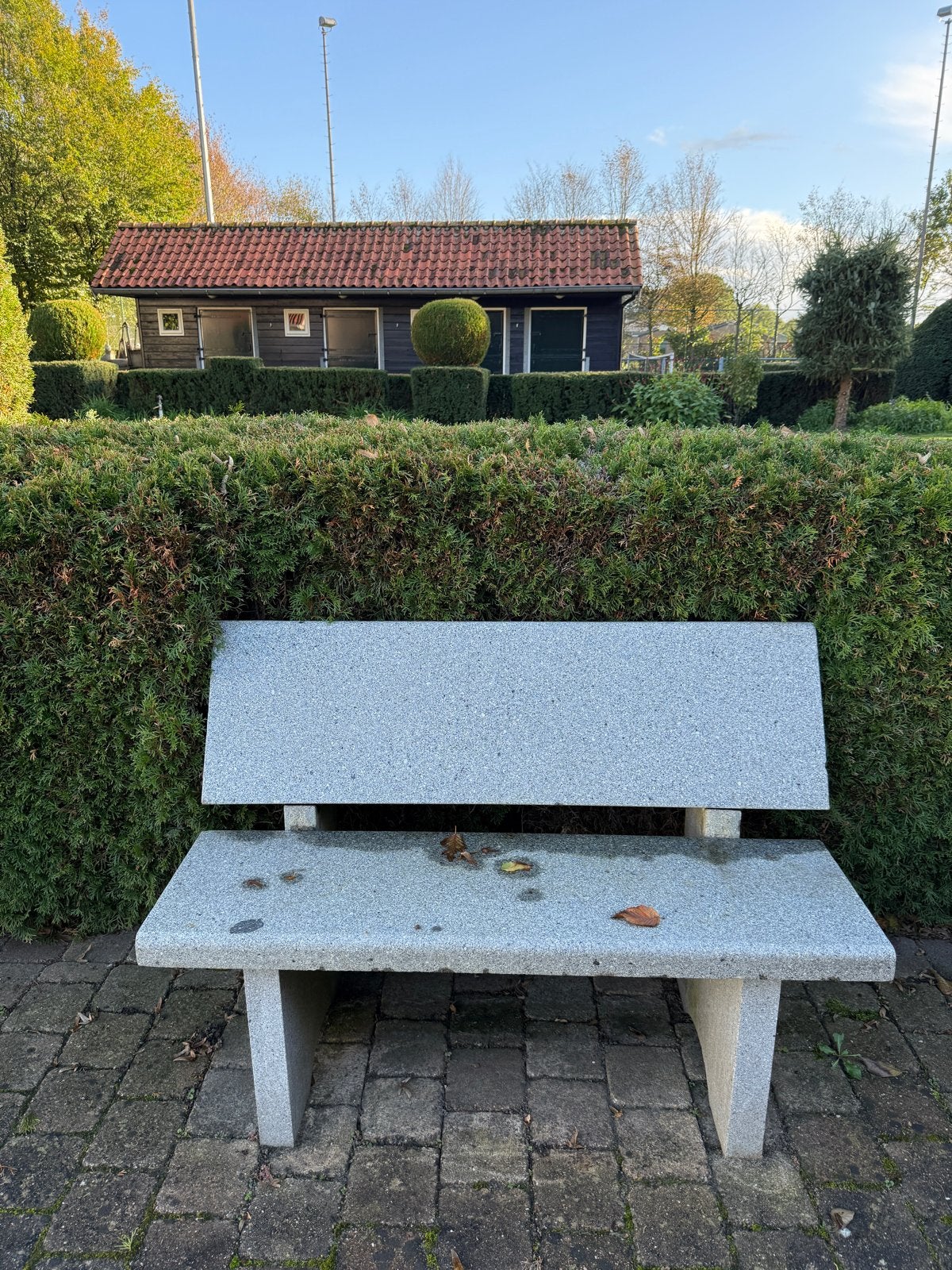 Lichtgrijze betonnen tuinbankjes (2 stuks), Tuin en Terras, Ophalen, Zo goed als nieuw, Overige materialen