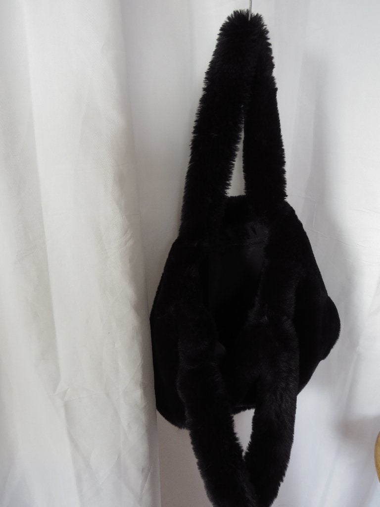 zwarte dikke pluche bont tas H&M 38 cm x 25 cm x 10 cm, Ophalen of Verzenden, Gebruikt, Zwart, Handtas