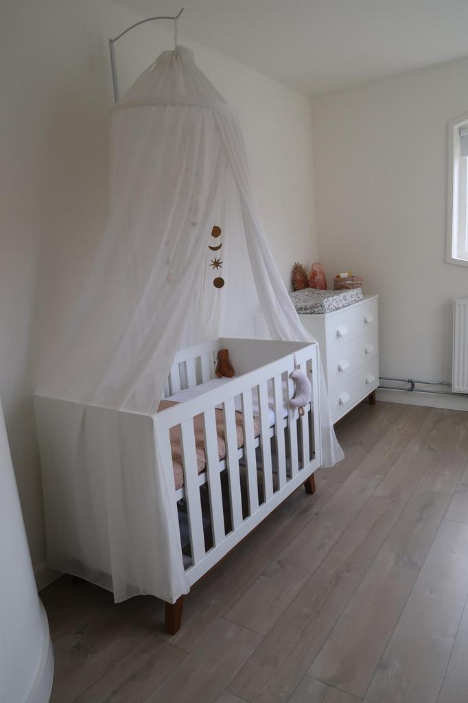 Baby uitzet. Ledikant, commode, box & bad, Ophalen, Zo goed als nieuw, Jongetje of Meisje