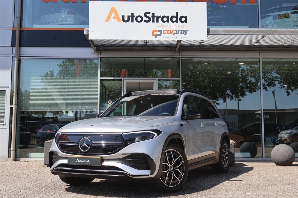 Mercedes EQB 300 AMG-LINE 228pk 4MATIC I Night Pakket I Pano, Auto's, Mercedes-Benz, 228 pk, Gebruikt, 435 min, Origineel Nederlands