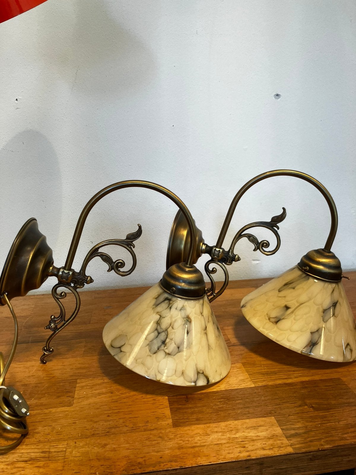 2 vintage messing wandlampen met marmer glazen kap, Ophalen of Verzenden, Huis en Inrichting