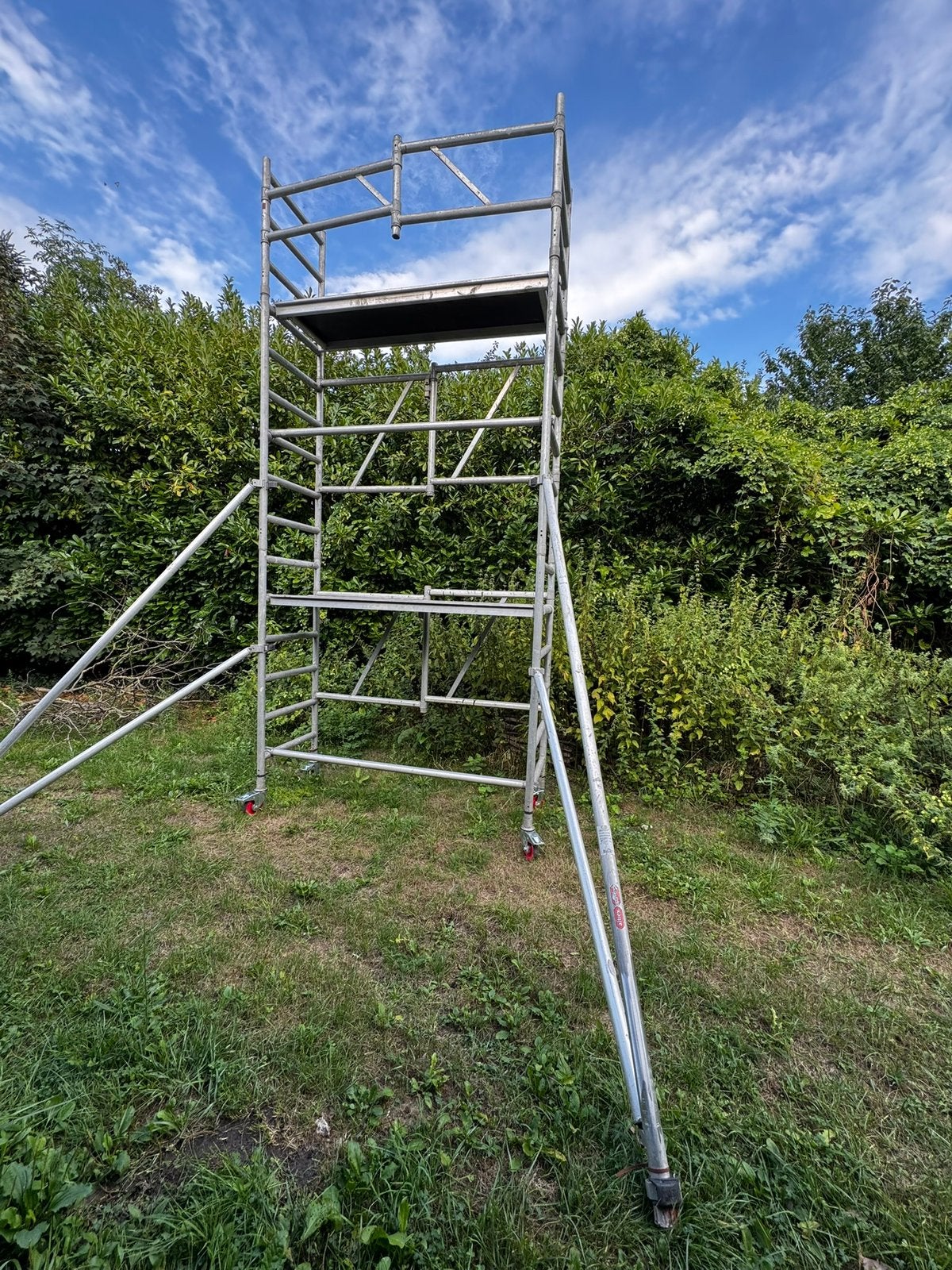 Altrex steiger type 5400, Ophalen, Zo goed als nieuw, Rolsteiger of Kamersteiger, 5 meter of hoger