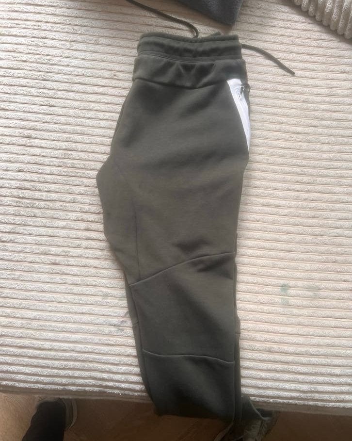 Nike Tech Fleece Joggingbroek Nieuw  Donkergroen Maat M, Kleding | Heren, Sportkleding, Ophalen of Verzenden, Nieuw, Overige kleuren