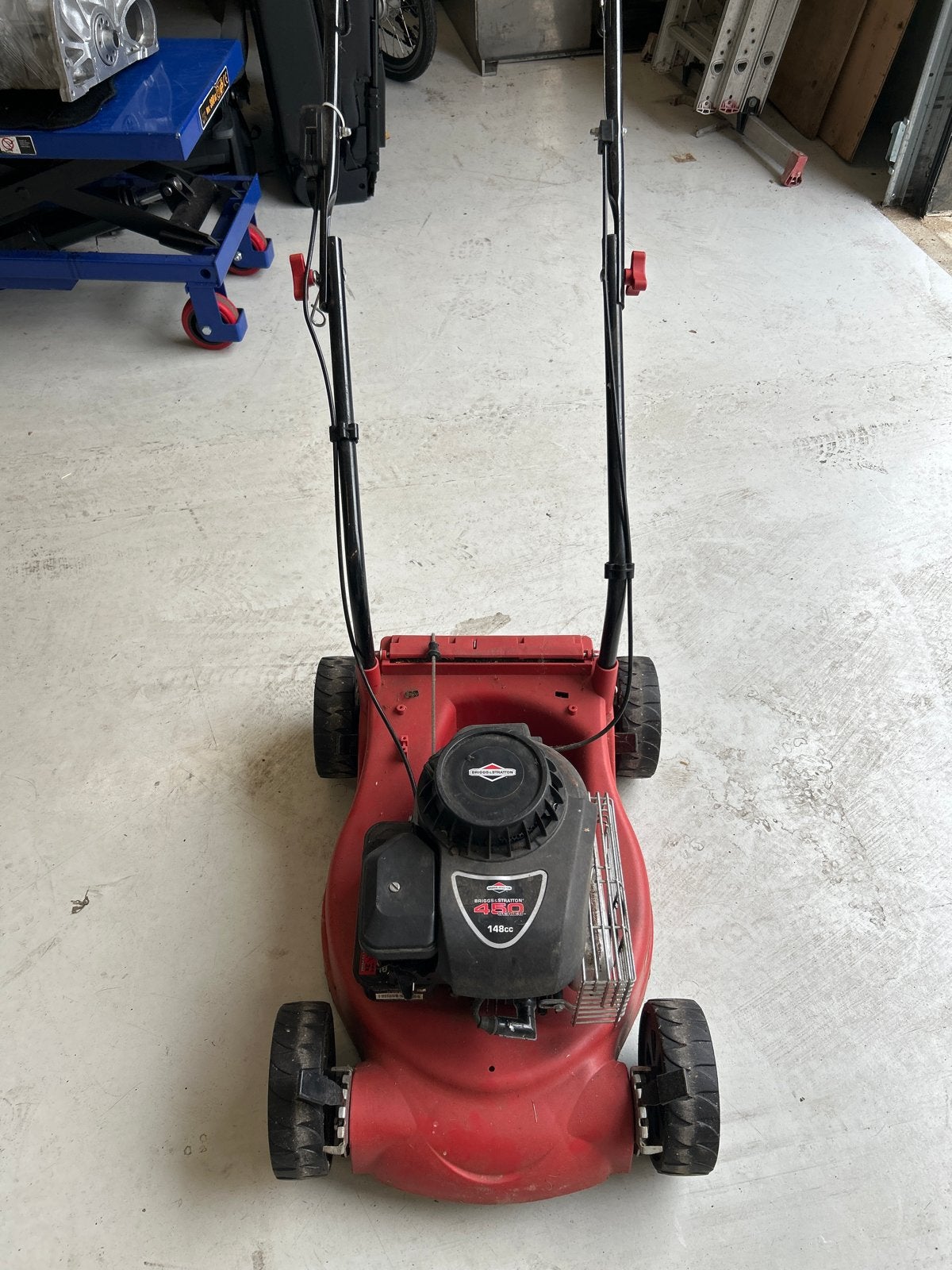Briggs & Stratton 450 Series Benzine Grasmaaier, Ophalen, Cirkelmaaier, Gebruikt, Benzine-grasmaaier