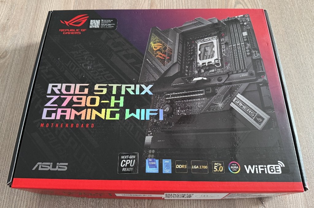 Asus ROG Strix Z790-H Gaming WiFi + Intel Core i7 14700K, Computers en Software, LGA 1700, Nieuw, Ophalen of Verzenden, ATX