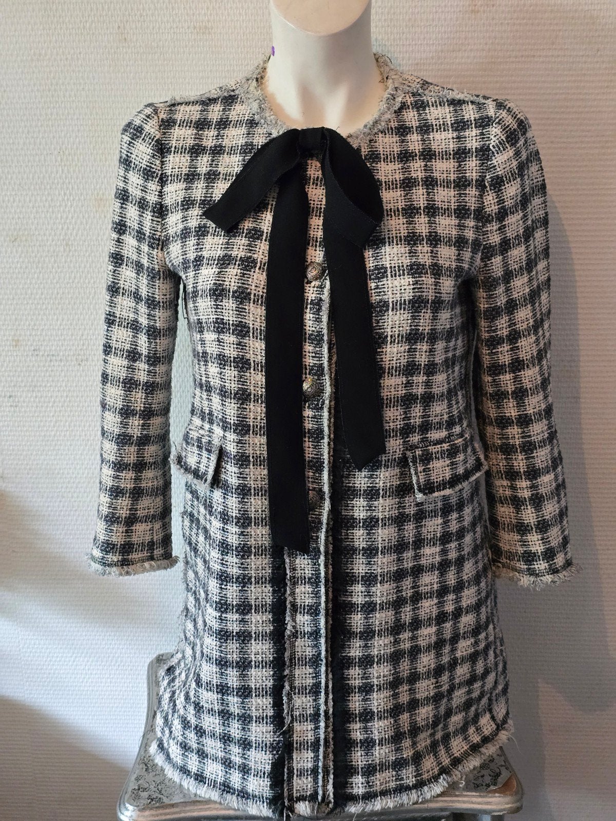 Zara Woman Geruite Jas met Strik - Maat L, Kleding | Dames, Jassen | Zomer, Zo goed als nieuw, Maat 42/44 (L), Zwart, Ophalen of Verzenden