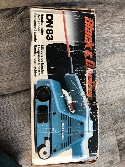 Black & Decker bandschuurmachine DN83 500W, Ophalen, Gebruikt, Minder dan 600 watt, Bandschuurmachine