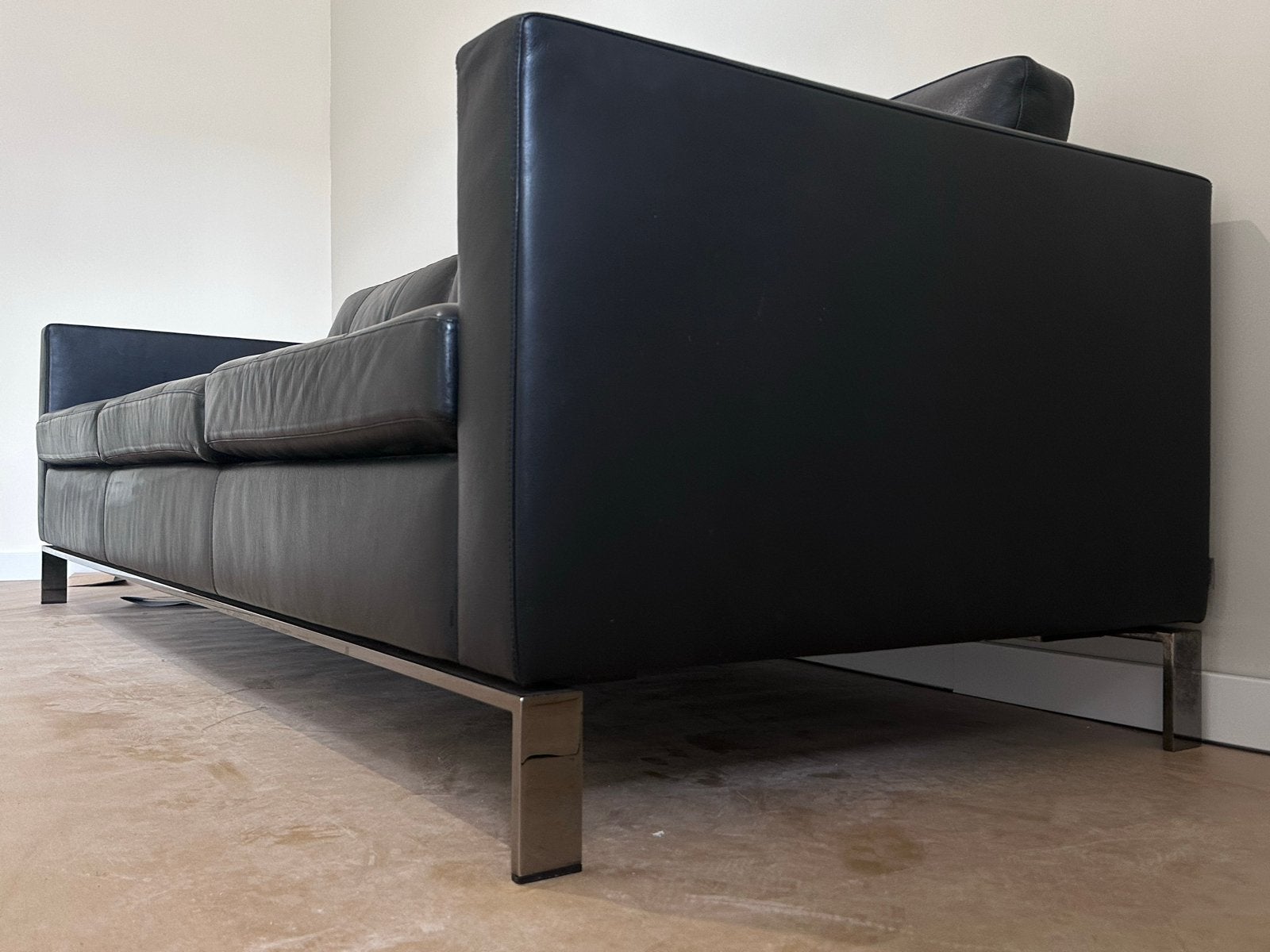 Foto 5 van Walter Knoll Foster 502 driepersoonsbank zwart leer