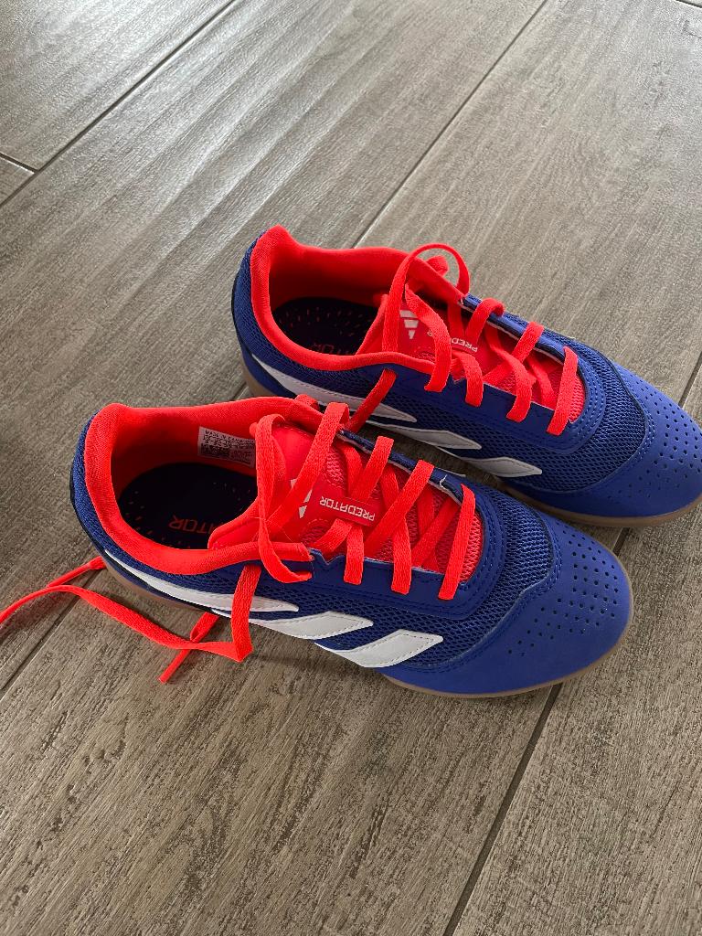 Adidas zaalschoenen maat 35, Verzenden, Maat XS of kleiner, Schoenen, Zo goed als nieuw
