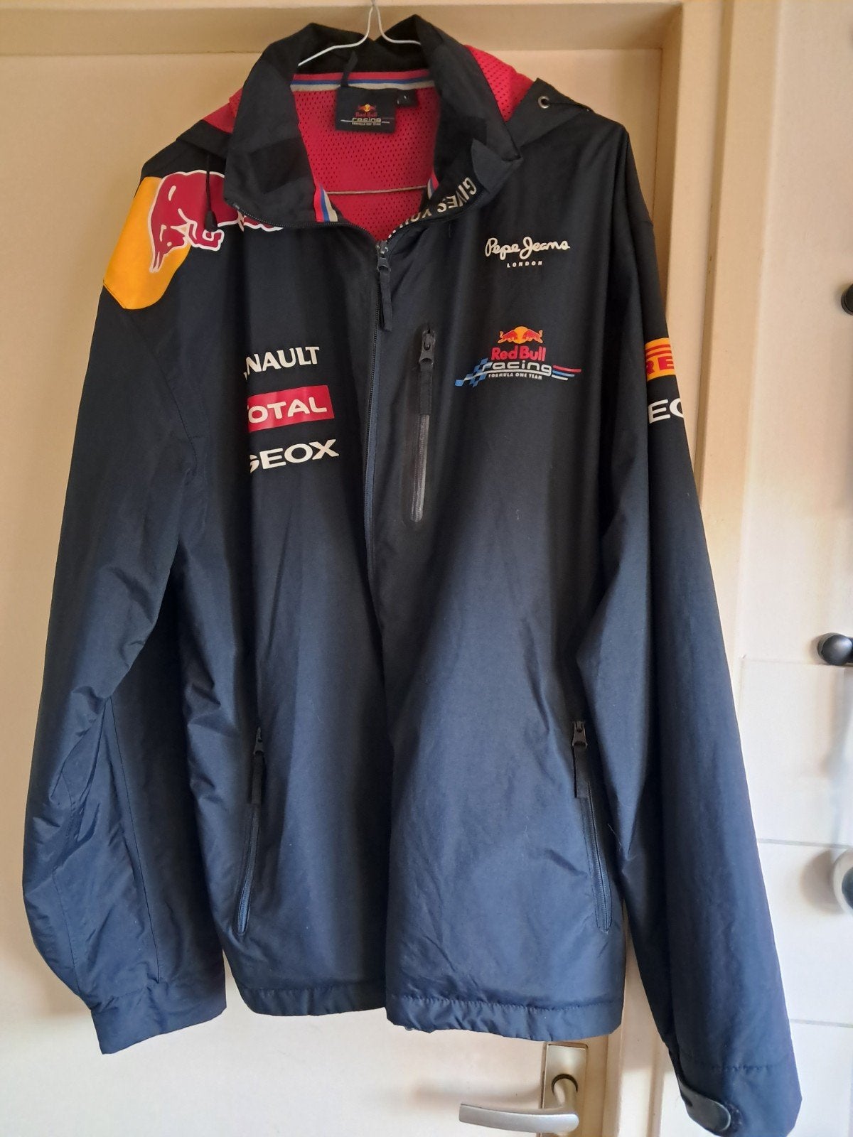 Originele Redbull racing jack met capuchon maat L nieuw, Ophalen of Verzenden, Nieuw, Formule 1