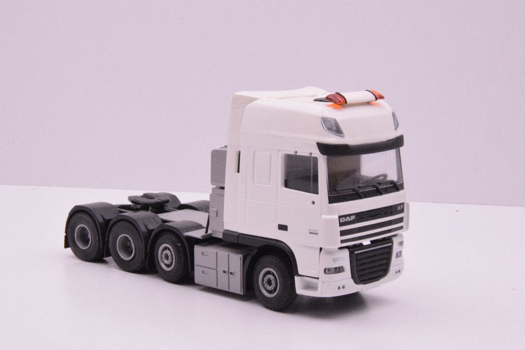DAF XF SCC  8x2 trekker  '' Lion  Toys '', Ophalen of Verzenden, Zo goed als nieuw, Bus of Vrachtwagen, Lion Toys