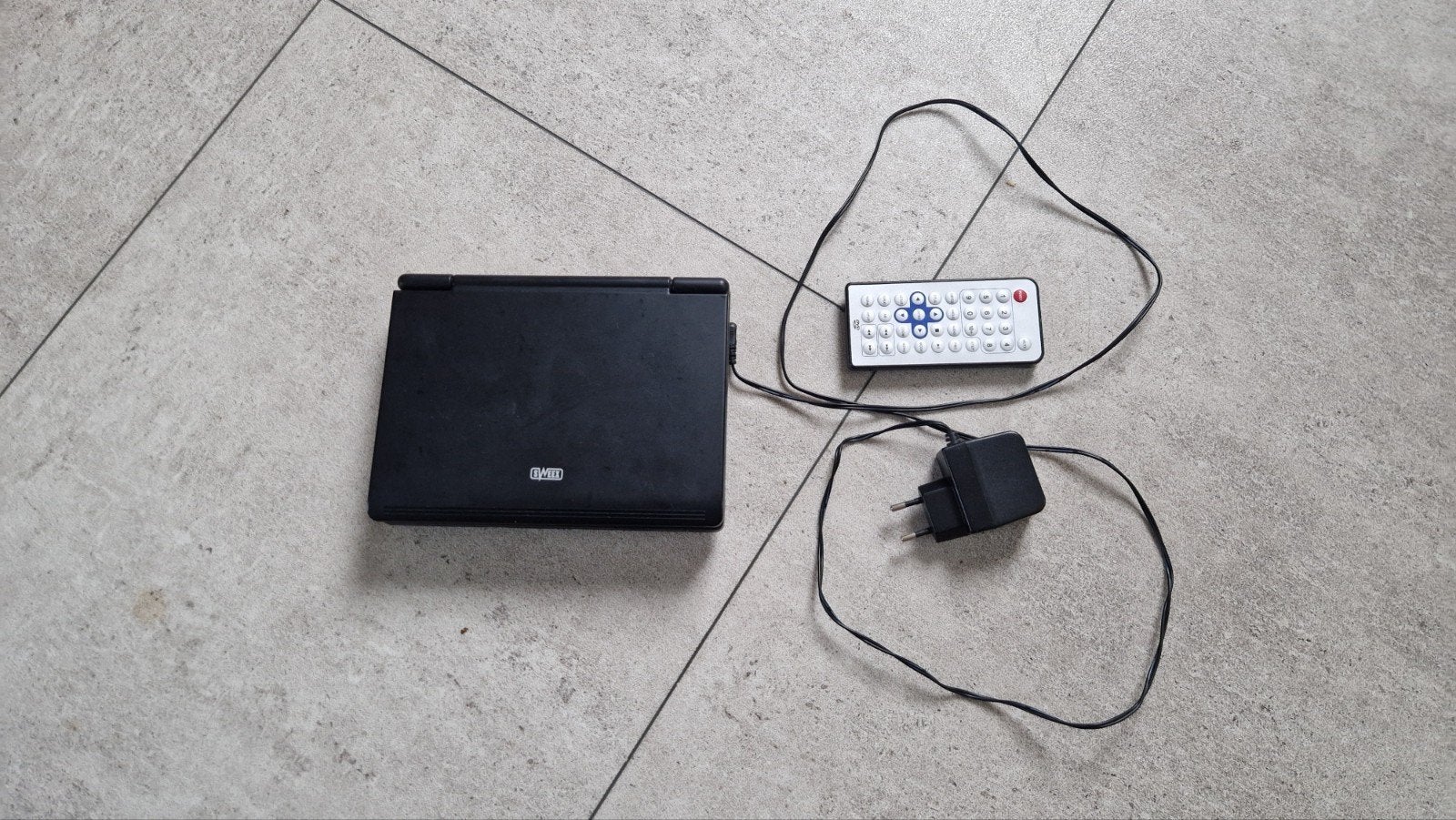 Sweek MM100 Draagbare DVD Speler 7 inch, Gebruikt, Draagbaar, Ophalen of Verzenden, Overige merken