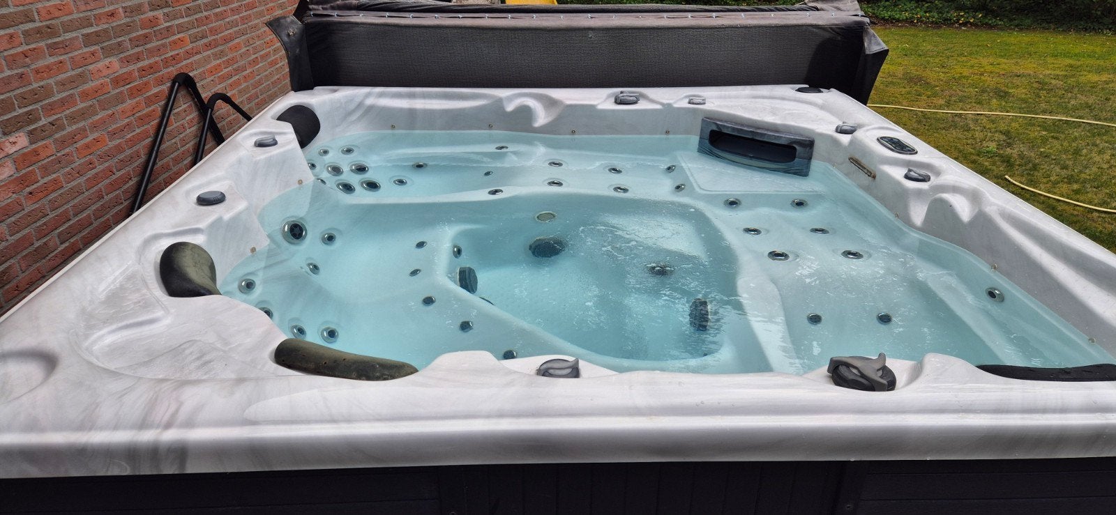 Mooie jacuzzi  type Laguna Beach, Ophalen of Verzenden