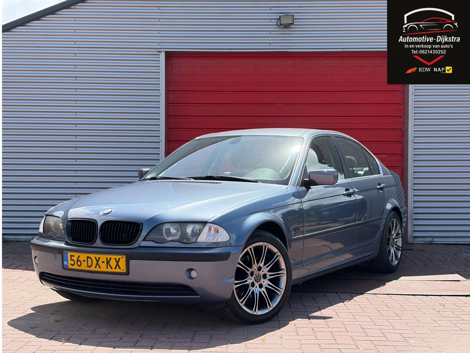 BMW E46 3-Serie 320i/ 6-Cil./ Sport-Leder/Trekhaak/Carplay!!, Automaat, Parkeersensor, Achterwielaandrijving, Zwart