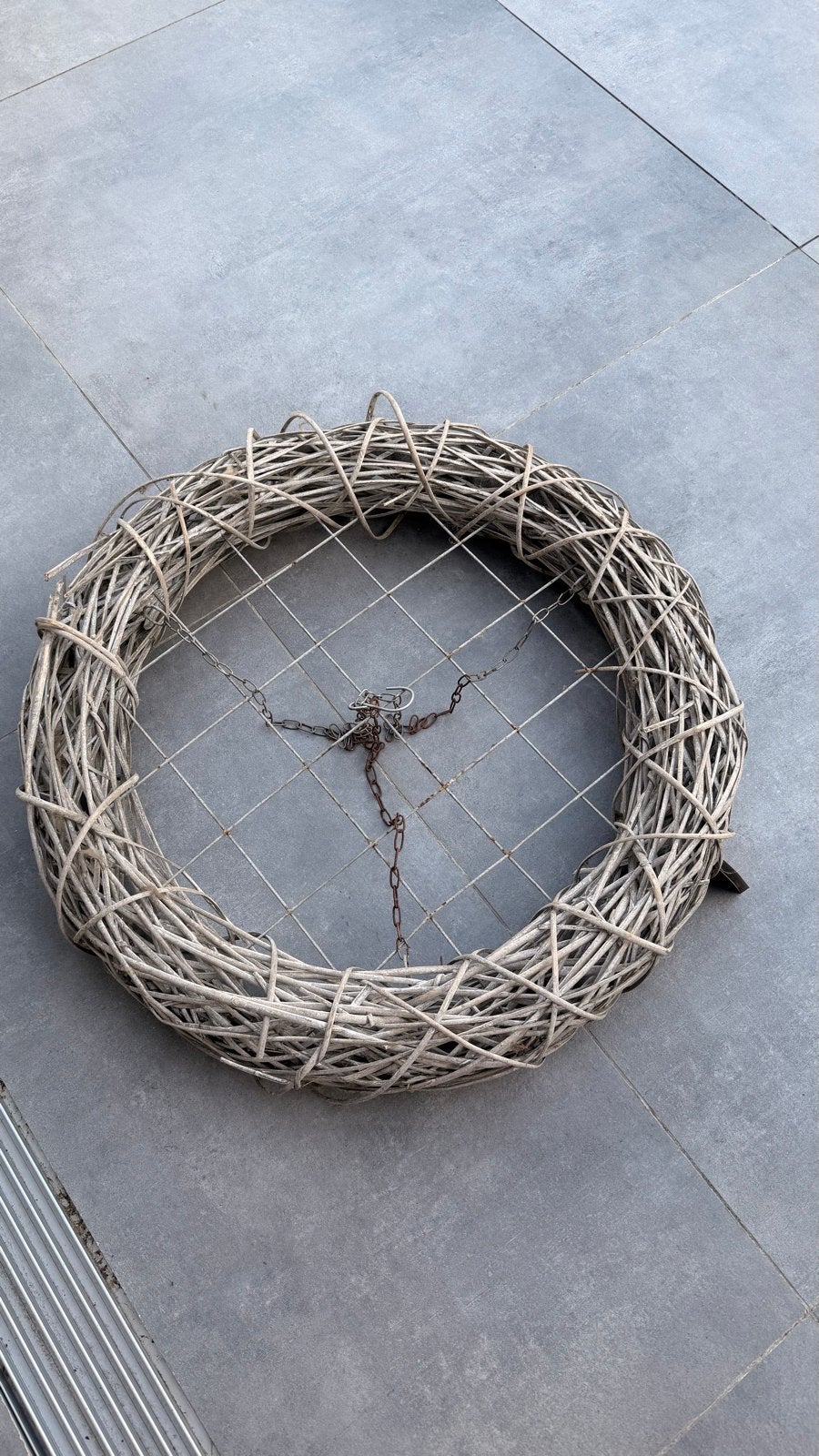 Grote rieten krans met ketting - 80 cm diameter, Huis en Inrichting, Ophalen, Gebruikt, Krans, Natuurlijk materiaal