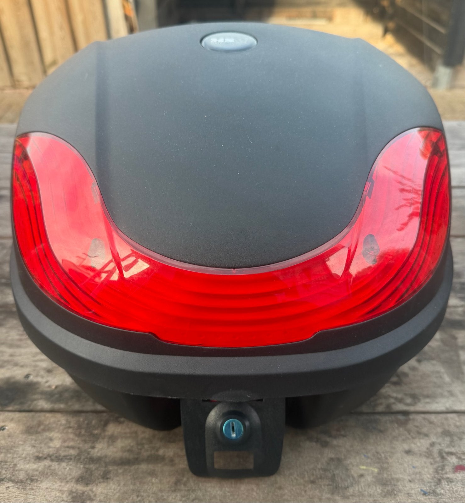 Topkoffer voor scooter/brommer met installatieplaat, Fietsen en Brommers, Ophalen, Zo goed als nieuw, Koffer