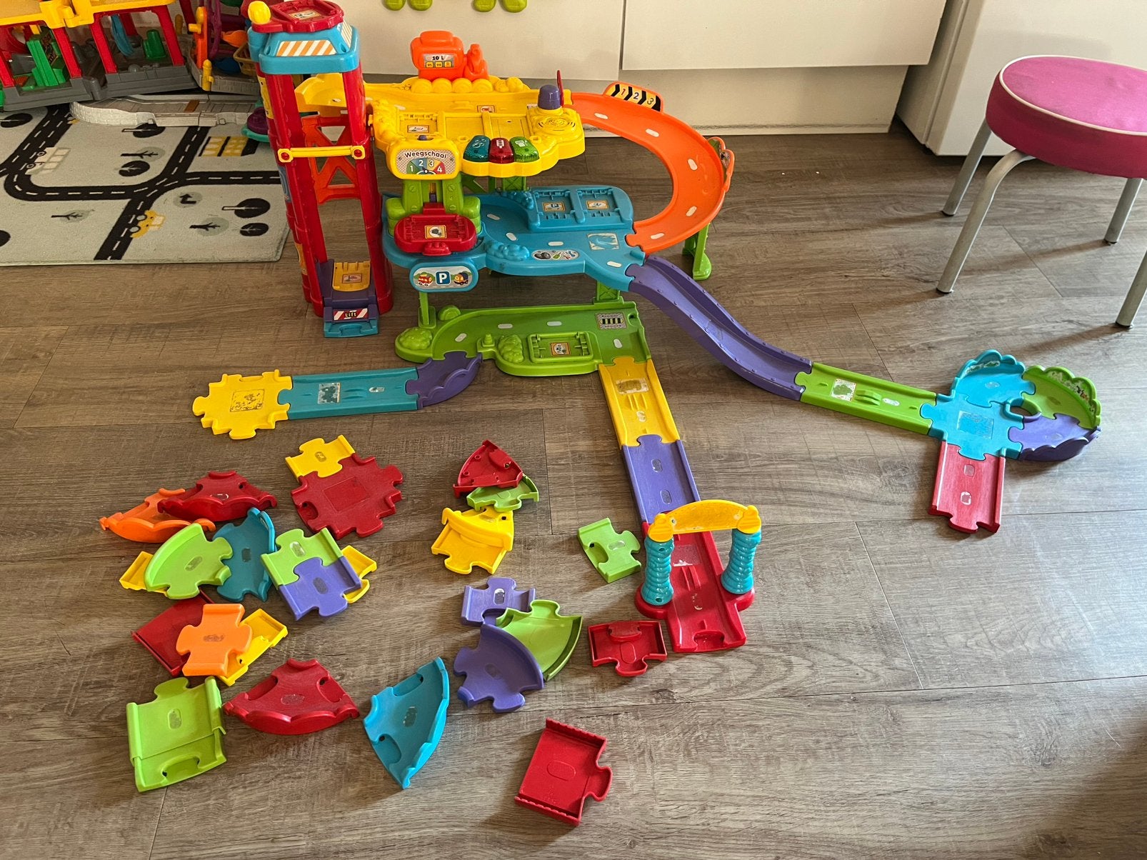 Vtech garage met heel veel wegdelen, Ophalen, Gebruikt, 2 tot 4 jaar
