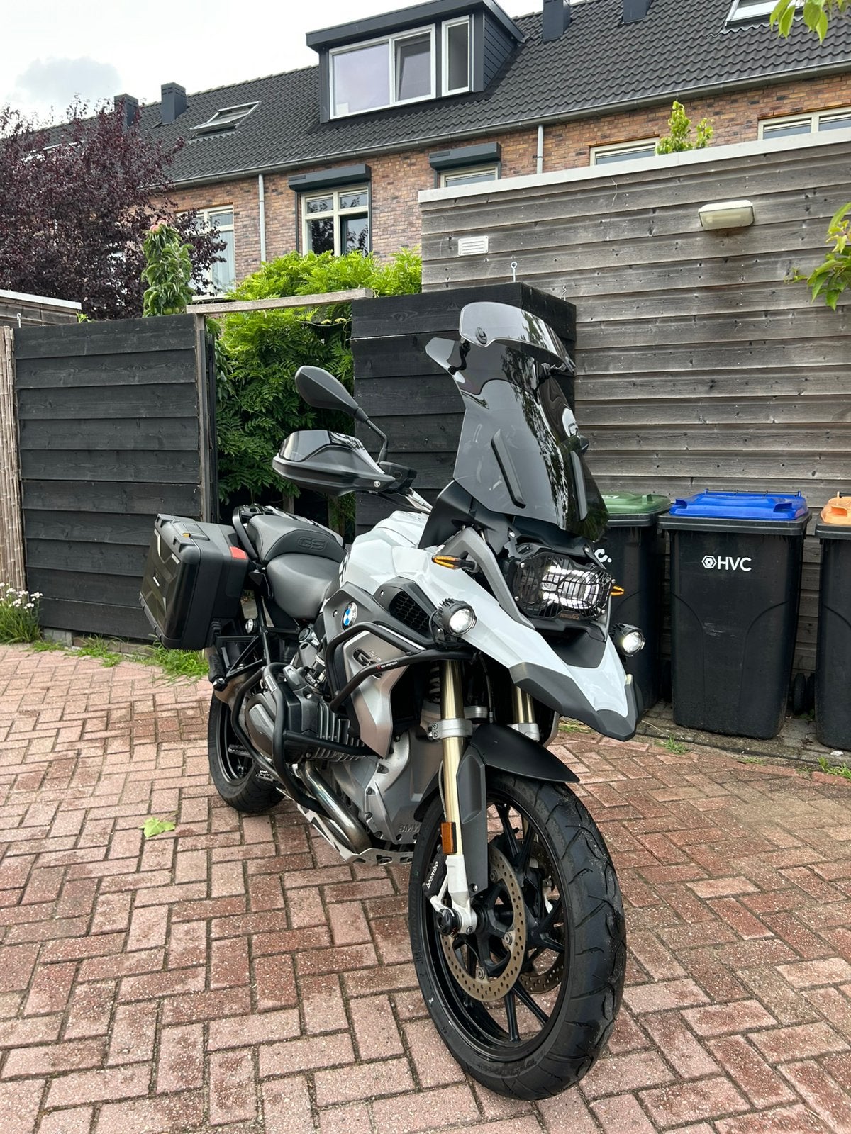 Bmw R1200 GS Akrapovic ESA Koffers Facelift Full Option NL, Motoren, Motoren | BMW, 2 cilinders, Occasion, Motorrijbewijs A, Particulier