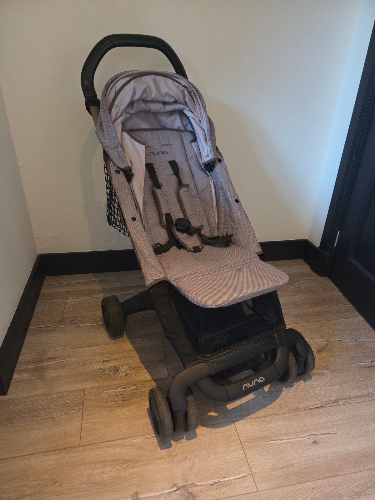 Nuna Pepp buggy met regenhoes, zonnekap en benenzak, Kinderen en Baby's, Ophalen, Zo goed als nieuw, Overige merken, Verstelbare rugleuning