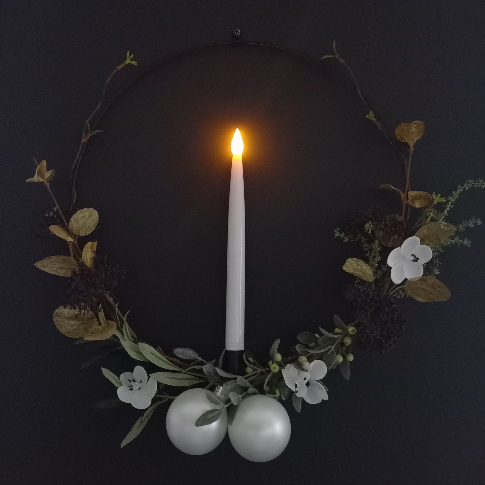 Kerst muur hanger diameter 40 cm met mistletoe en led kaars, Ophalen of Verzenden
