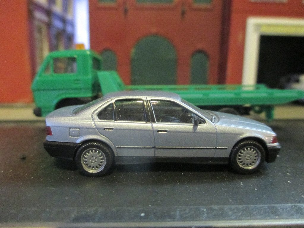 BMW E36 3-Serie Sedan - Herpa grijsblauwmetallic, Ophalen of Verzenden, Zo goed als nieuw, Auto, Herpa