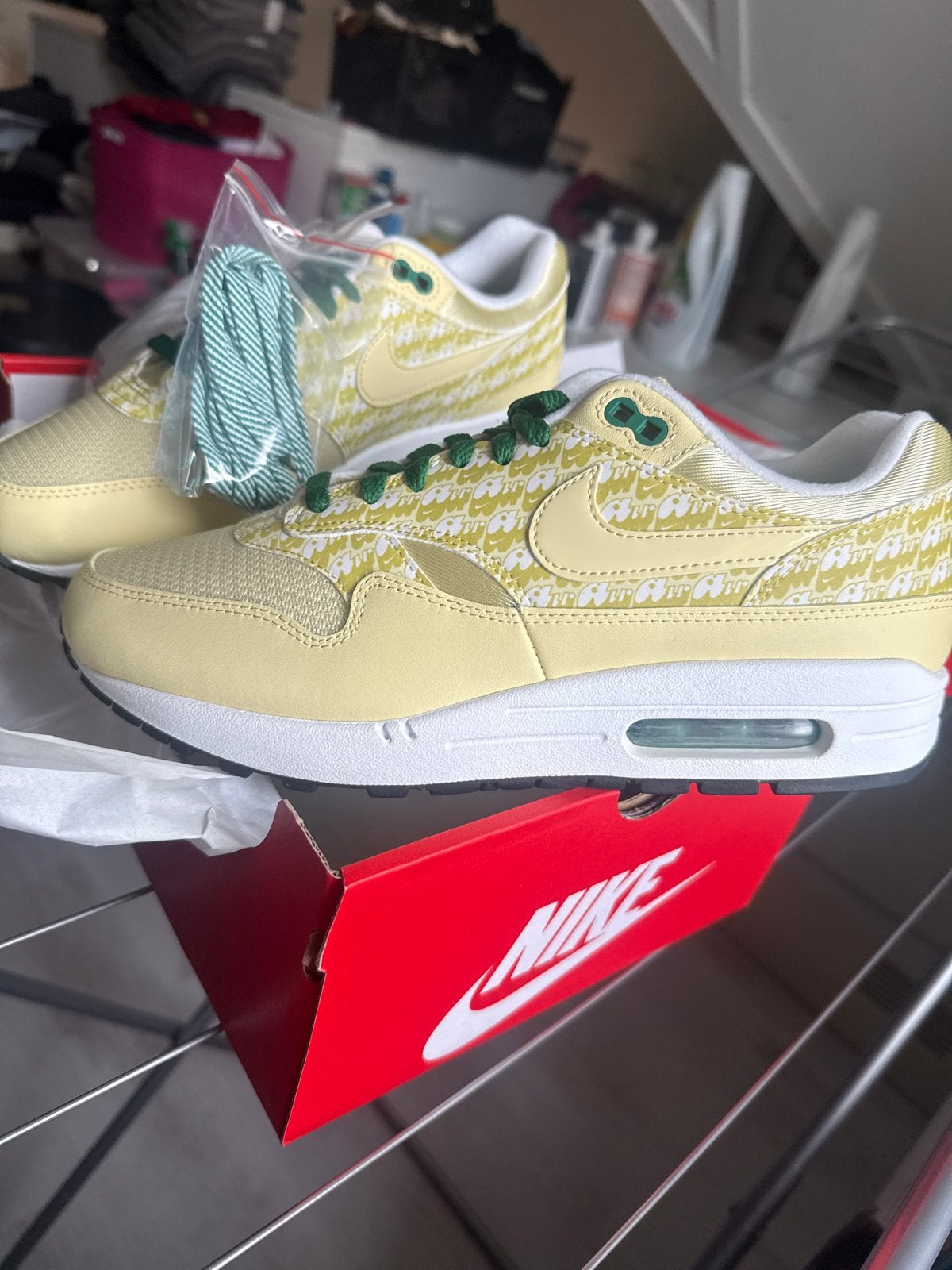 Nike Air Max 1 PRM Lemonade Pine Green- Maat 42.5 Nieuw DS, Ophalen of Verzenden, Nieuw, Overige kleuren, Sneakers of Gympen