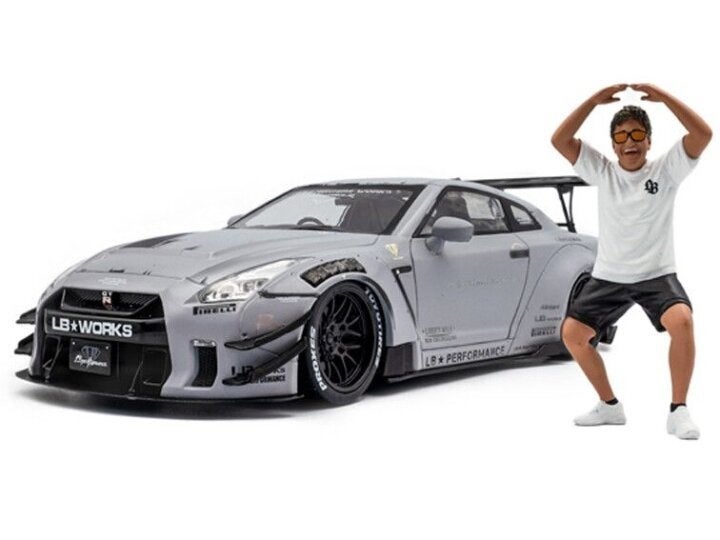 Nissan GT-R (R35) Liberty Walk Bodykit + Figuur Schaal 1:18, Hobby en Vrije tijd, Modelauto's | 1:18, Solido, Auto, Solido, Nieuw