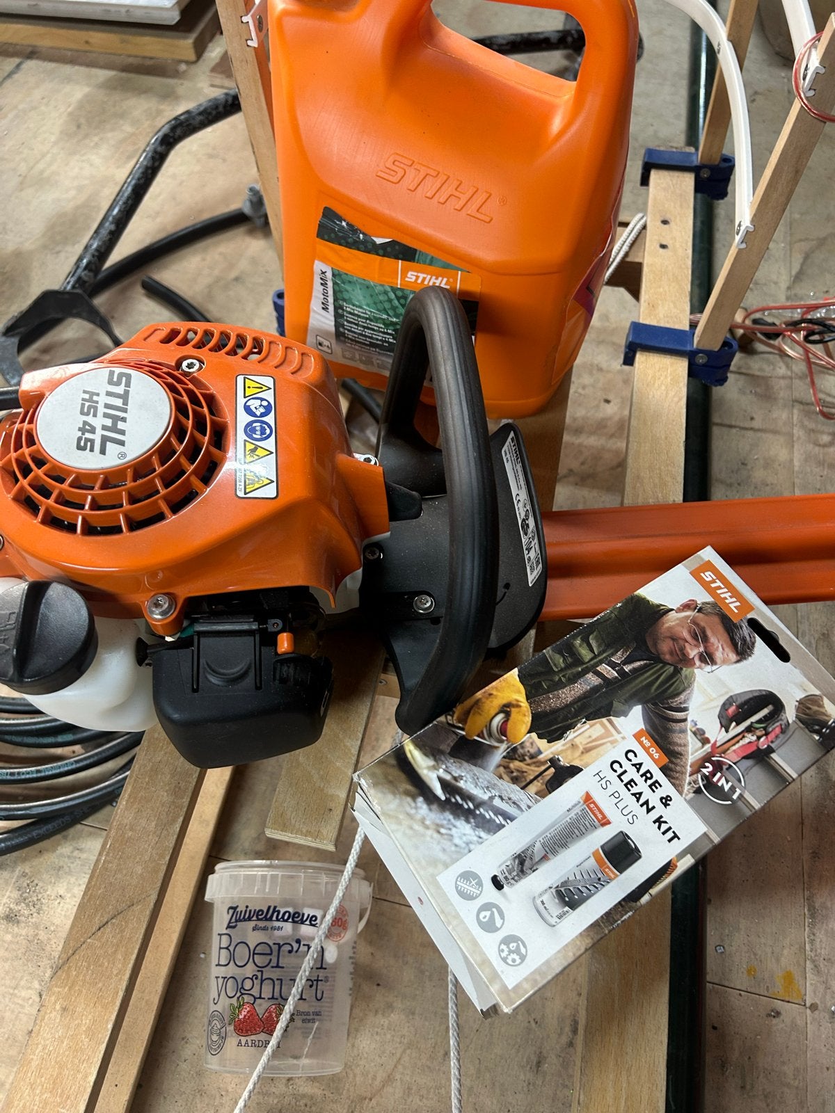 Stihl Heggenschaar HS 45 met brandstof en onderhoudskit, Ophalen of Verzenden, Gebruikt, Benzine