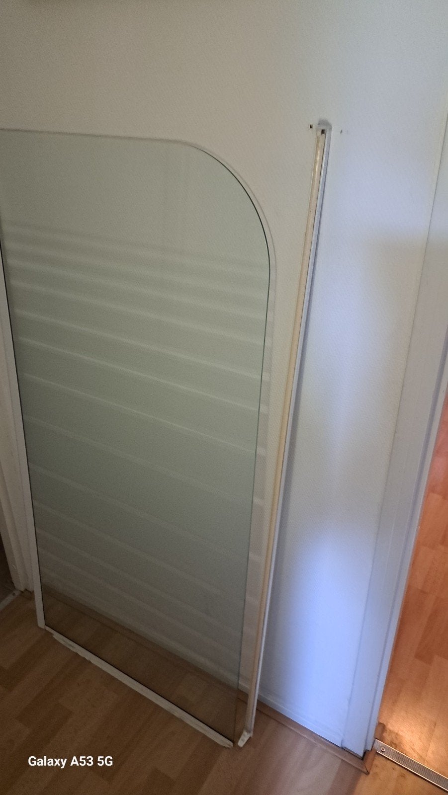 z.g.a.n glazen douche wand voor op een ligbad, Ophalen, Zo goed als nieuw