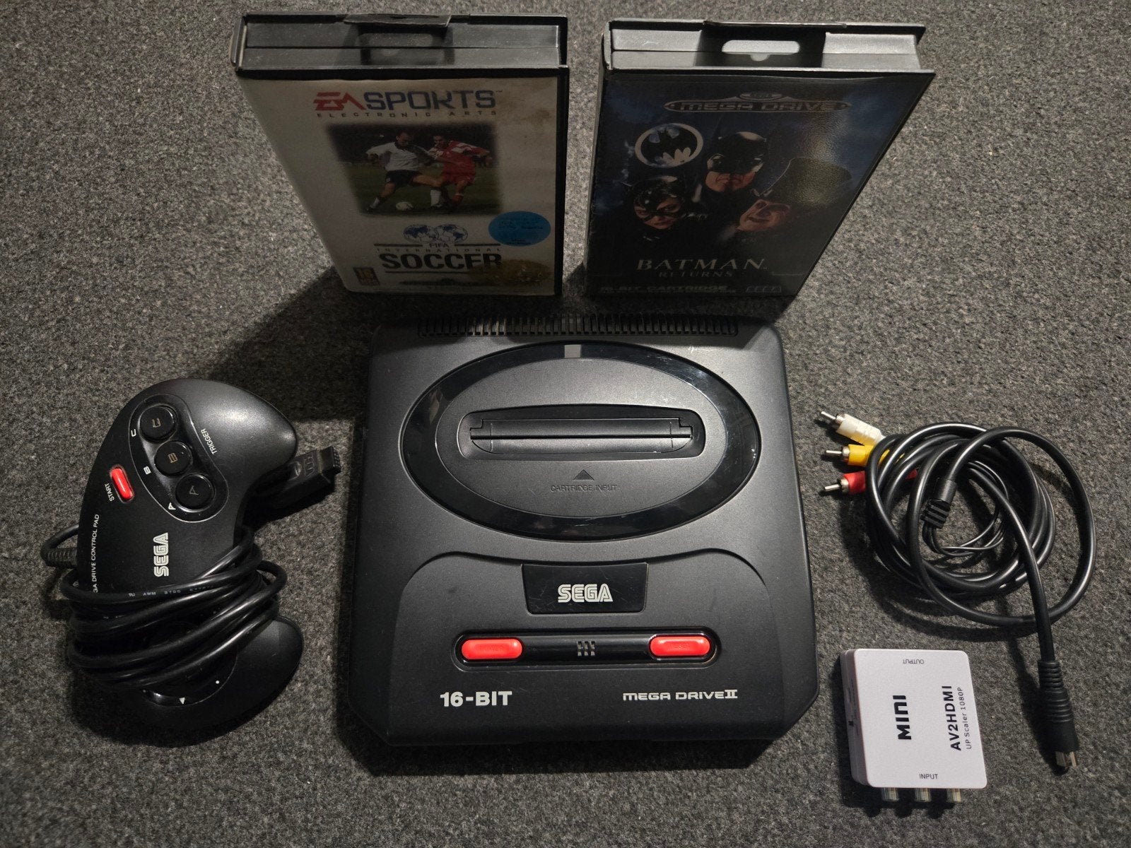 Sega Mega Drive II met controller en 2 games, Mega Drive, Ophalen of Verzenden, Met 1 controller, Gebruikt
