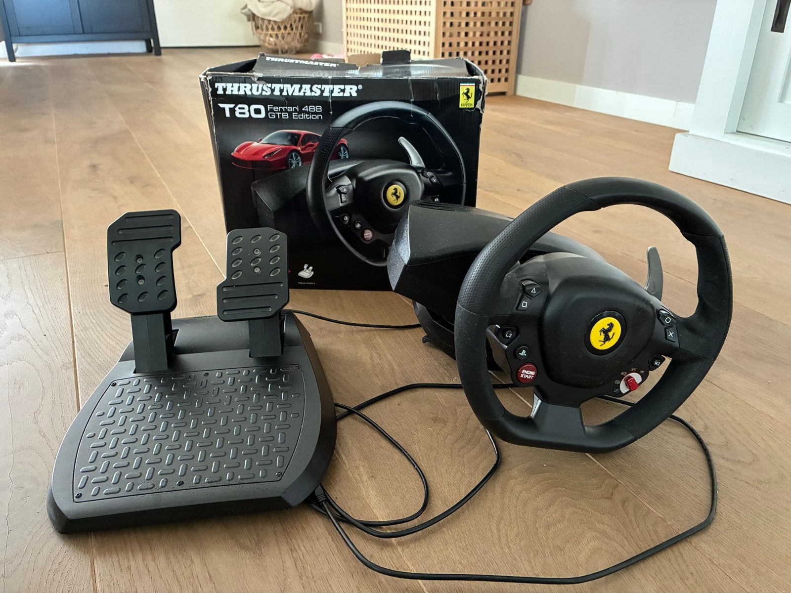 Thrustmaster T80 Ferrari Racestuur + Pedal, Ophalen, Racestuur, Gebruikt, Force feedback