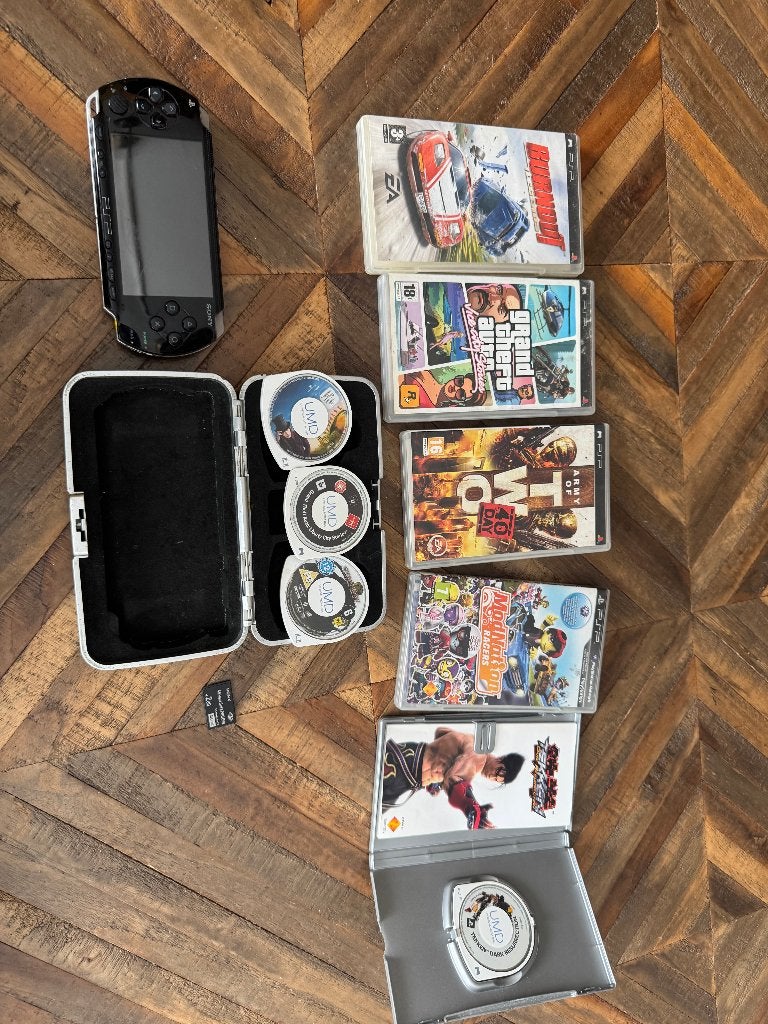 Sony PSP met spellen, Spelcomputers en Games, Spelcomputers | Sony PSP, Ophalen of Verzenden, Zo goed als nieuw, Zwart, PSP