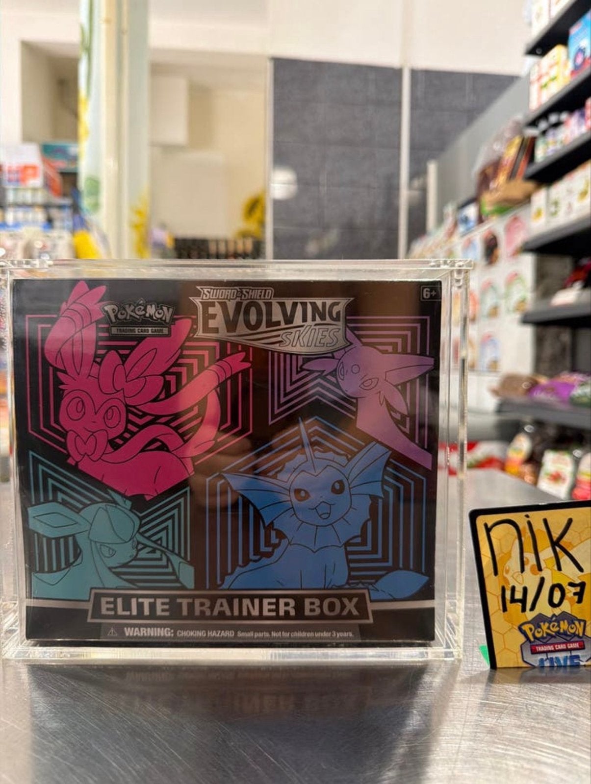 Pokémon Evolving Skies Elite Trainer Box (ETB) - Sealed, Ophalen of Verzenden, Nieuw, Overige typen