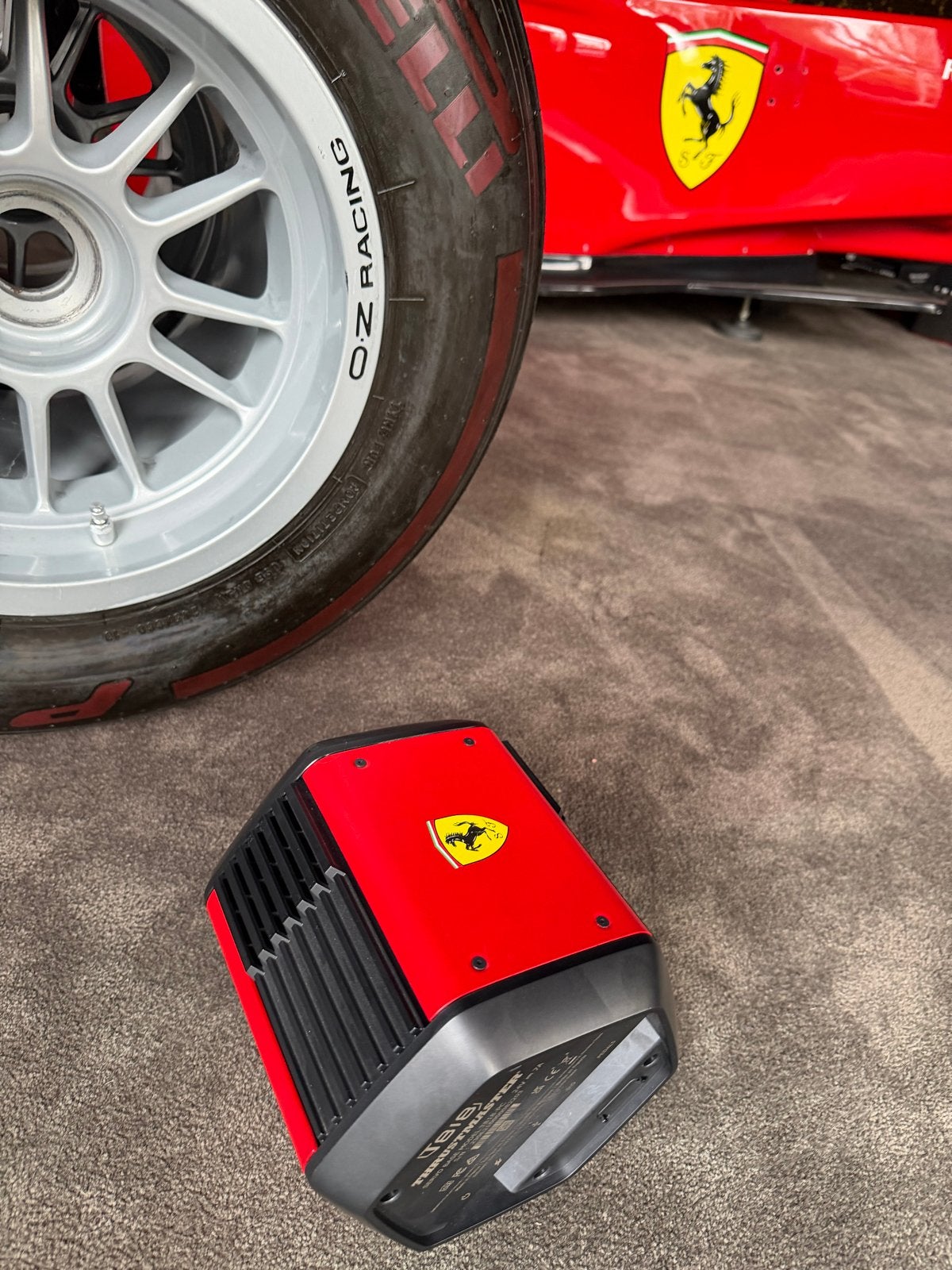 Thrustmaster T818 Ferrari Direct Drive Wheelbase Nieuw, Ophalen of Verzenden, Nieuw, Racen en Vliegen