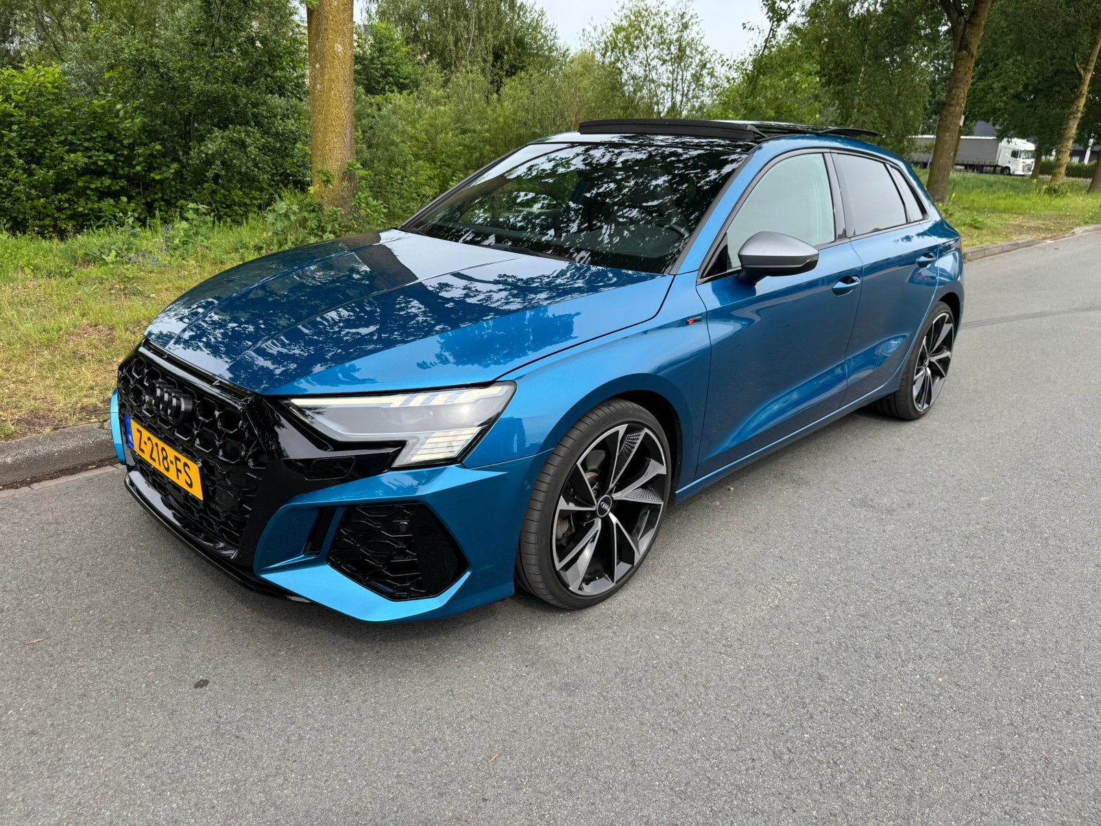 Audi A3 35 Tfsi s line pano matrix trekhaak, Auto's, Audi, 1498 cc, 4 cilinders, Blauw, Parkeerassistent
