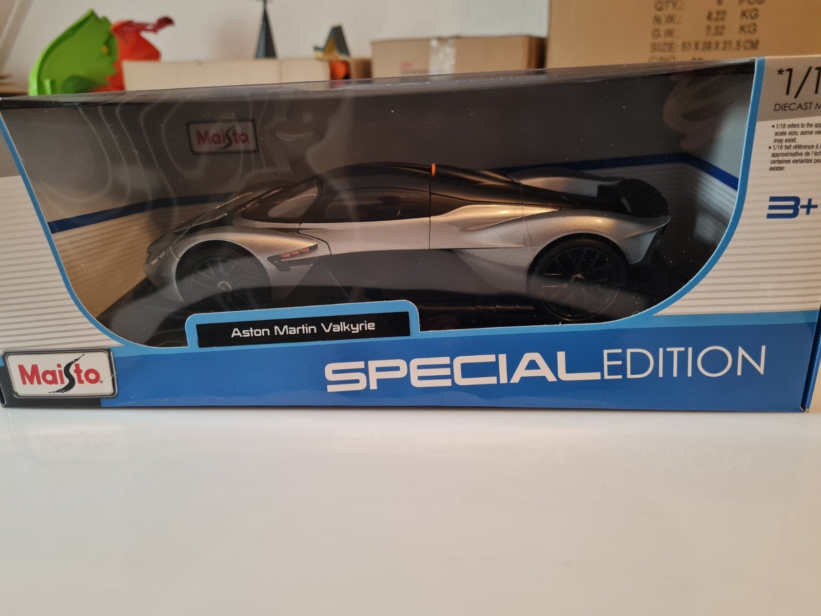 Aston Martin Valkyrie grijs metallic 1:18 ( Maisto), Ophalen of Verzenden, Nieuw, Auto, Maisto