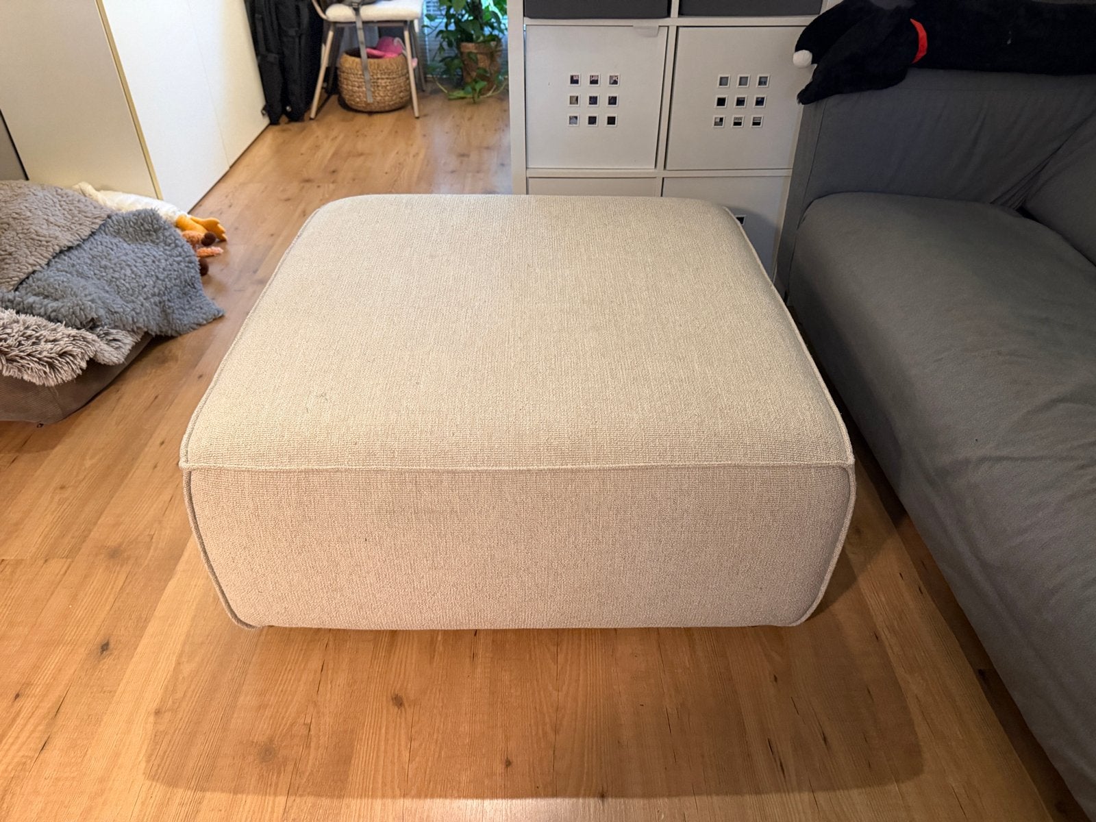Beige Hocker/Voetenbank/Poef 98x98x40 cm, Ophalen, Vierkant, 75 tot 100 cm, Zo goed als nieuw