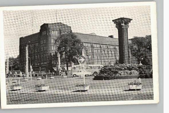 Utrecht Jaarbeurs verkeersplein voor Catharijnebrug st 1960
