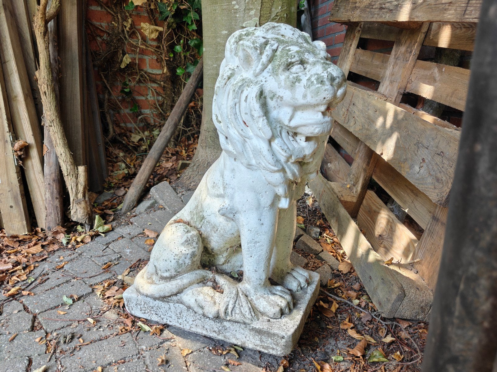 Gratis betonnen leeuw beeld, Ophalen, Nieuw