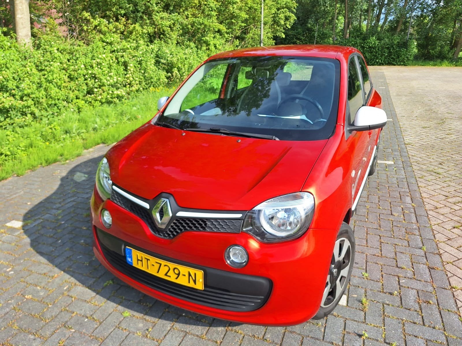Renault Twingo 1.0 SCE 2016 Rood, Voorwielaandrijving, Euro 6, 840 kg, 4 stoelen