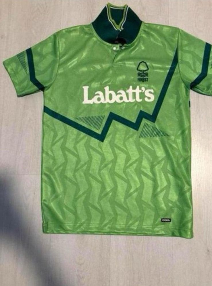 Nottingham Forrest shirt maat M, Maat M, Ophalen of Verzenden, Zo goed als nieuw, Shirt