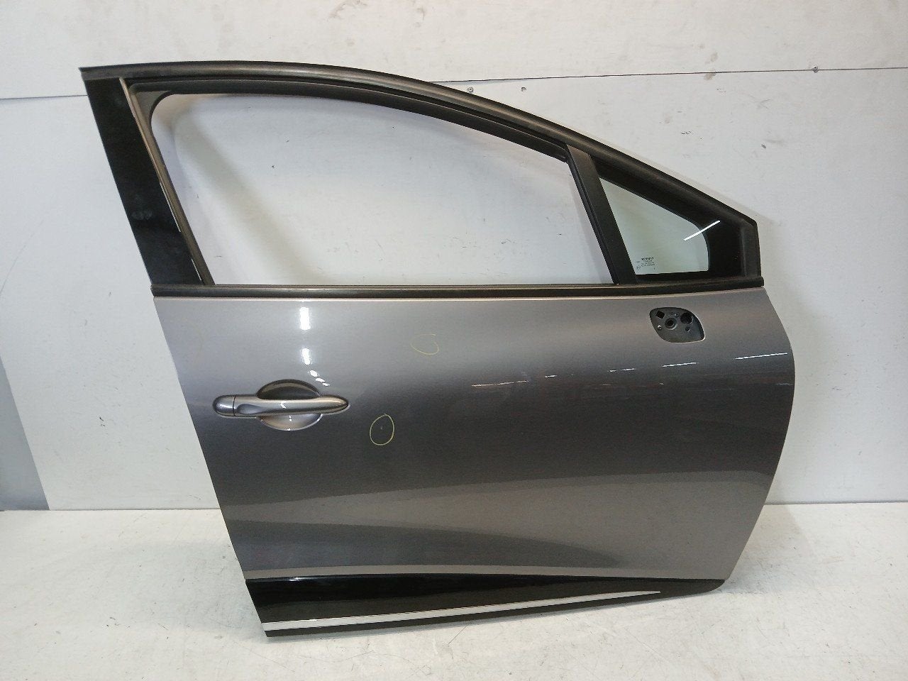 Portier rechts voor Renault Clio, Auto-onderdelen, Onderdelen@venauto.nl, Van der Ven Autorecycling B.V., Gebruikt, Ettenseweg 76, 4706 PB Roosendaal, The Netherlands