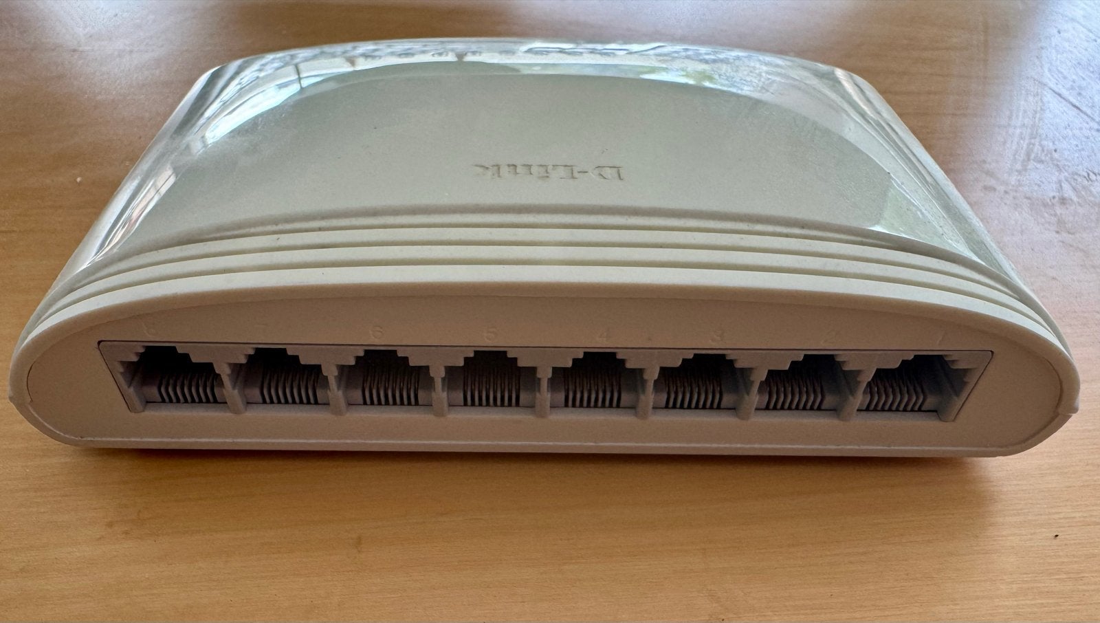 D-Link DGS-1008D 8-poorts Gigabit Ethernet Switch, Ophalen of Verzenden, Gebruikt