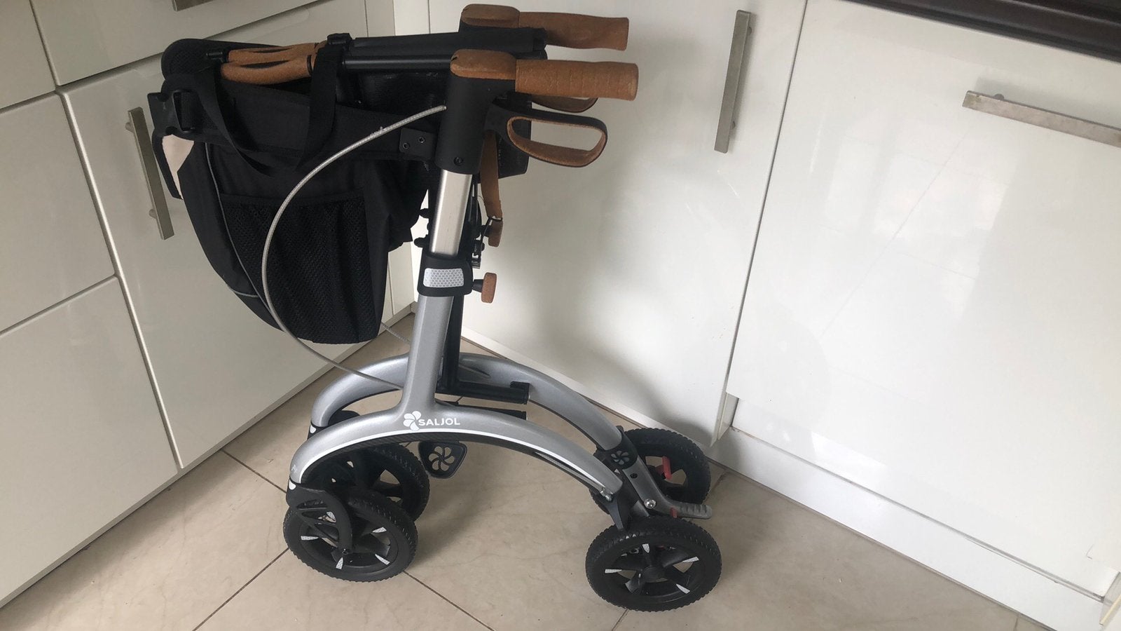 Rollator van carbon Saljol, Ophalen of Verzenden, Opvouwbaar, Zo goed als nieuw